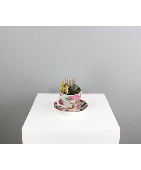 Step into a world of enchantment with our Fairy Garden Teacup! 
