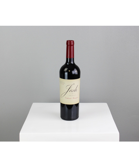 Honey Bun Valentine’s Day Flower Arrangement