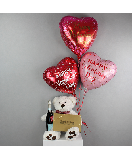 Casablanca is an opulent Valentine's Day arrangement that exudes romance and luxury.