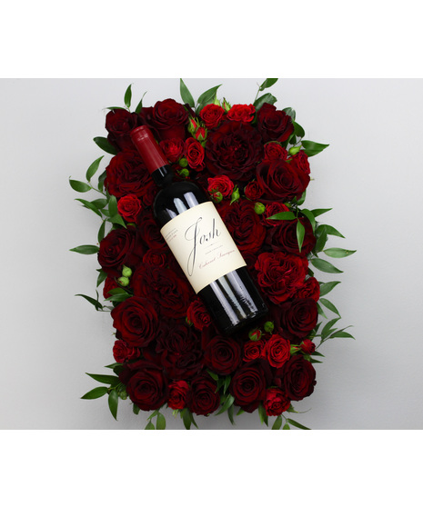 Red Velvet Roses is an exquisite and luxurious floral gift crate designed to make a stunning statement.